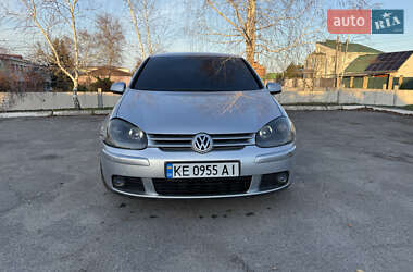 Хетчбек Volkswagen Golf 2005 в Дніпрі
