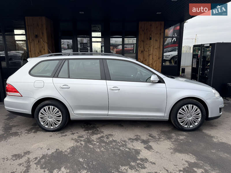 Універсал Volkswagen Golf 2009 в Вінниці