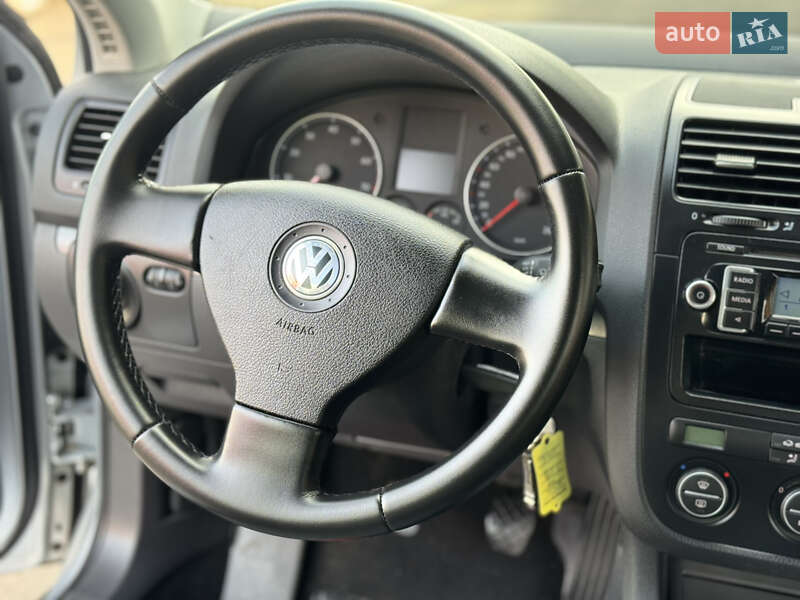 Універсал Volkswagen Golf 2009 в Вінниці