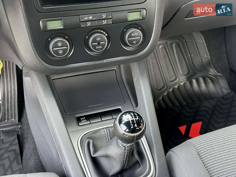 Універсал Volkswagen Golf 2009 в Вінниці