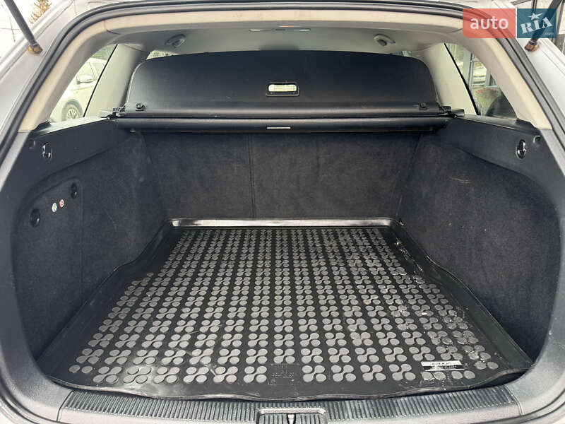 Універсал Volkswagen Golf 2009 в Вінниці