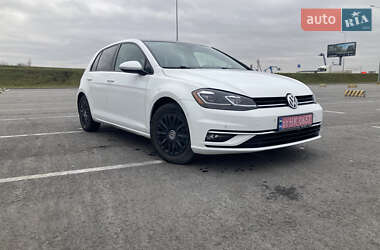Хэтчбек Volkswagen Golf 2018 в Львове