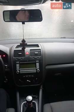 Хэтчбек Volkswagen Golf 2007 в Ужгороде