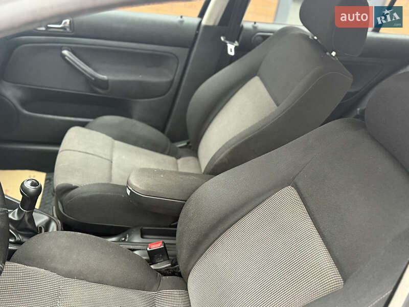 Хэтчбек Volkswagen Golf 1999 в Луцке