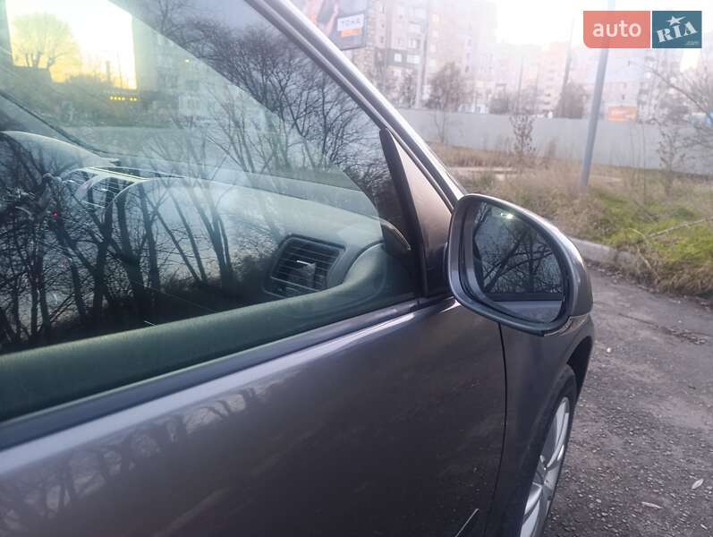 Хэтчбек Volkswagen Golf 2004 в Хмельницком фото 8 Хэтчбек Volkswagen Golf 2004 в Хмельницком