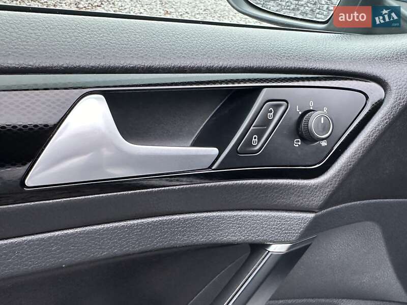 Универсал Volkswagen Golf 2015 в Ровно