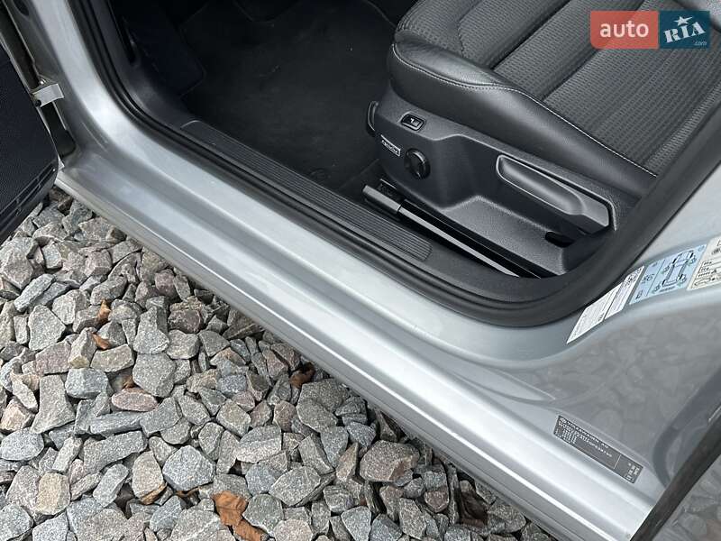 Универсал Volkswagen Golf 2015 в Ровно