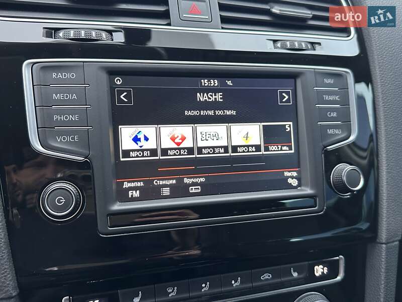 Универсал Volkswagen Golf 2015 в Ровно