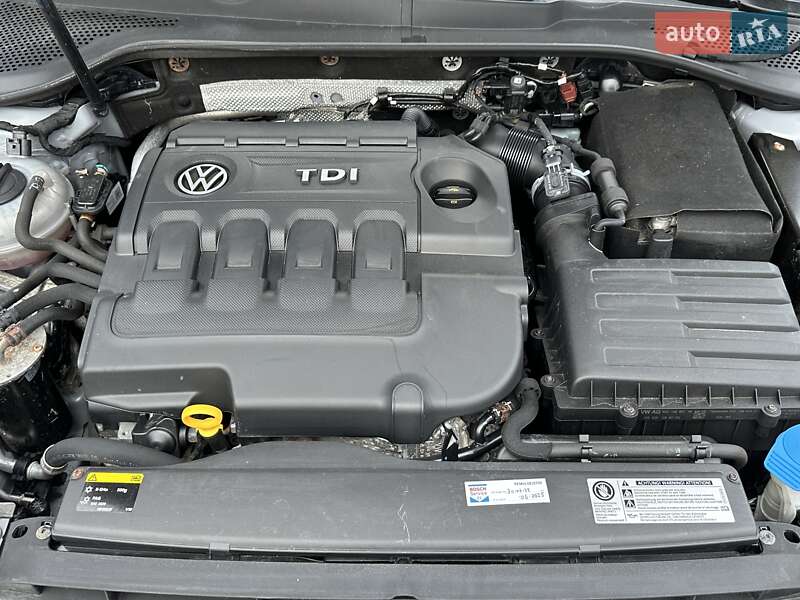 Универсал Volkswagen Golf 2015 в Ровно