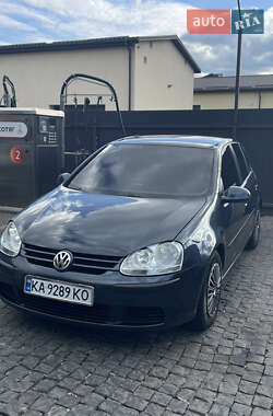 Хэтчбек Volkswagen Golf 2004 в Киеве
