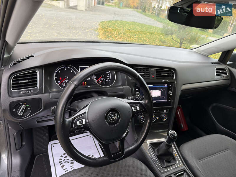 Універсал Volkswagen Golf 2018 в Хмельницькому