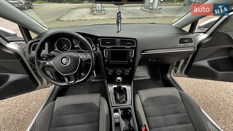 Універсал Volkswagen Golf 2016 в Кам'янець-Подільському