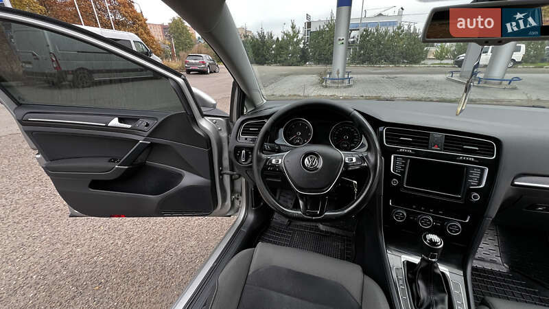 Універсал Volkswagen Golf 2016 в Кам'янець-Подільському