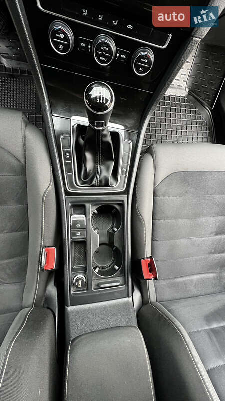 Універсал Volkswagen Golf 2016 в Кам'янець-Подільському