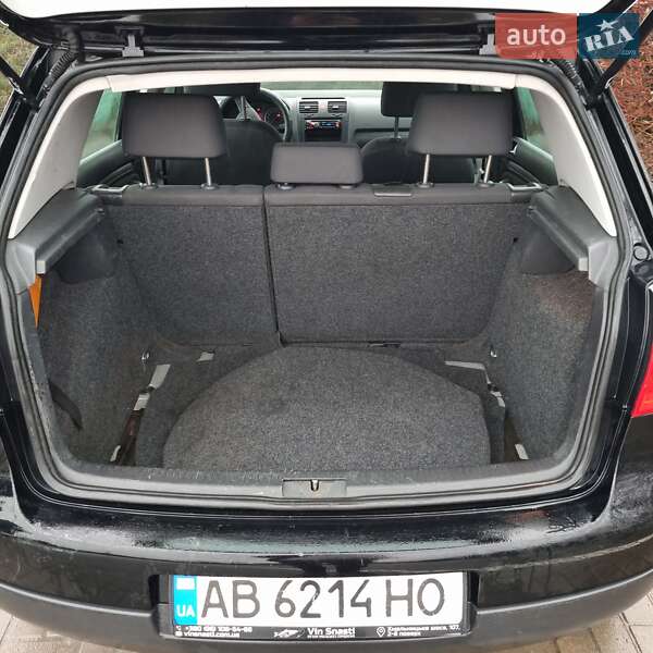 Хэтчбек Volkswagen Golf 2005 в Виннице