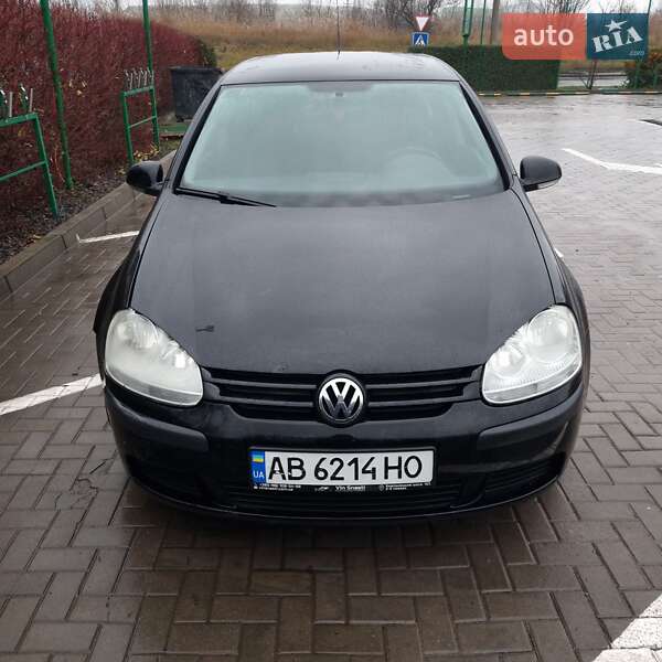 Хэтчбек Volkswagen Golf 2005 в Виннице