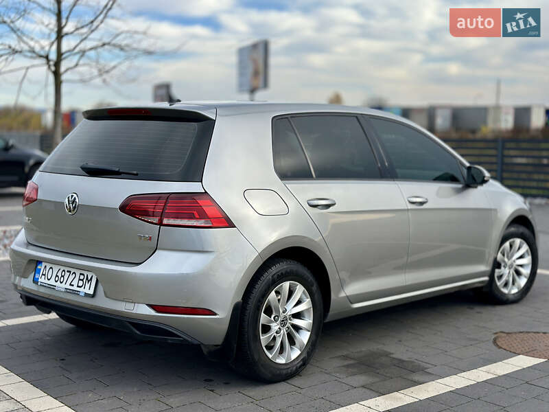 Хэтчбек Volkswagen Golf 2017 в Мукачево