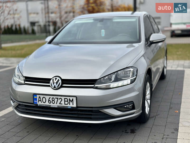 Хэтчбек Volkswagen Golf 2017 в Мукачево