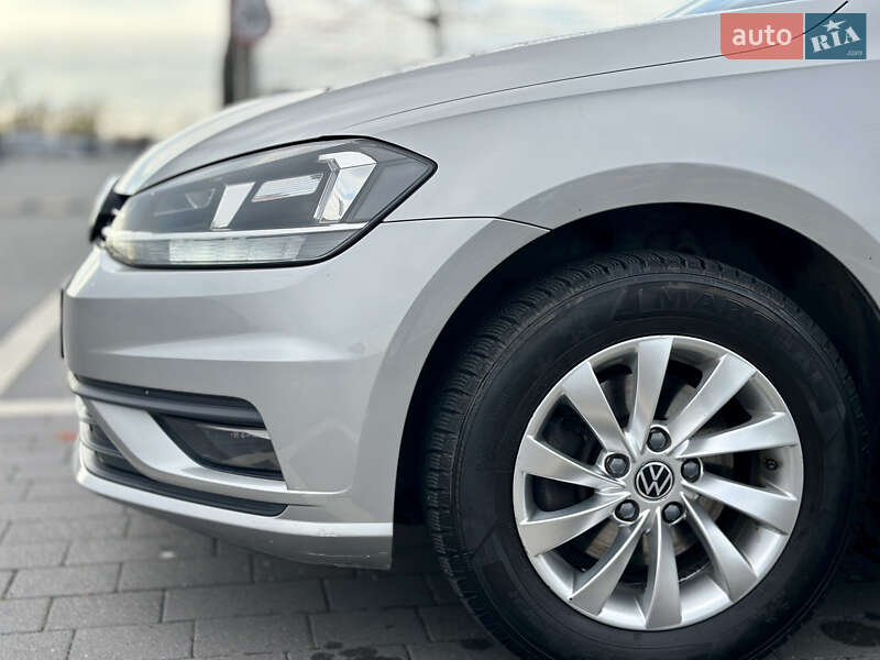 Хэтчбек Volkswagen Golf 2017 в Мукачево