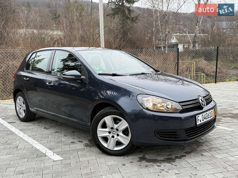 Хэтчбек Volkswagen Golf 2010 в Кременце