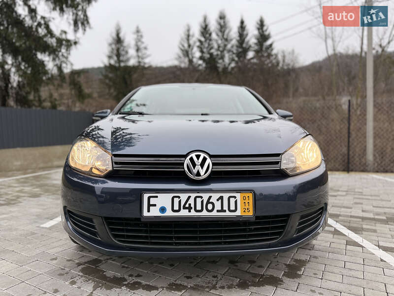 Хэтчбек Volkswagen Golf 2010 в Кременце
