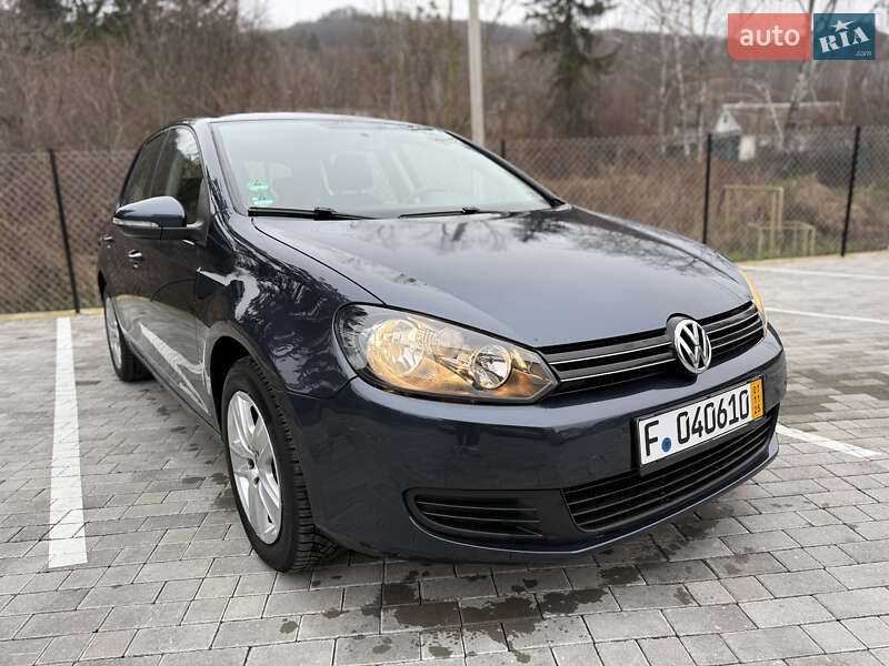 Хэтчбек Volkswagen Golf 2010 в Кременце