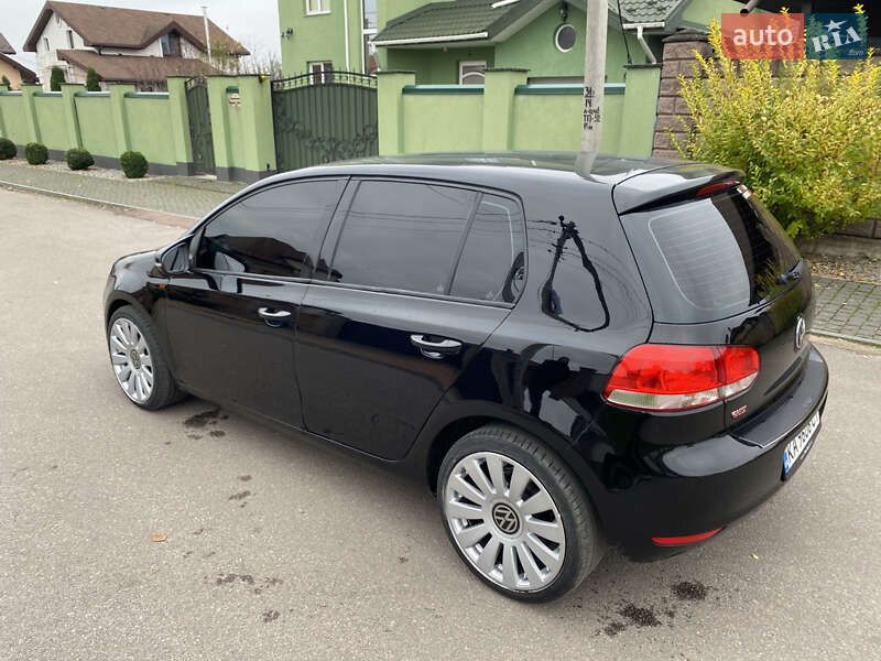 Хэтчбек Volkswagen Golf 2009 в Житомире