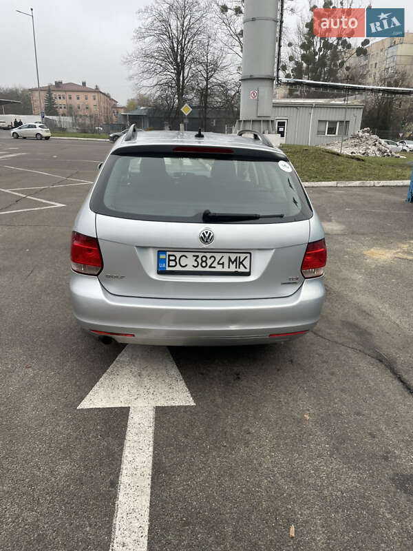 Універсал Volkswagen Golf 2011 в Львові