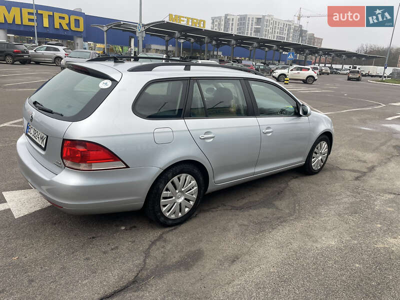 Універсал Volkswagen Golf 2011 в Львові