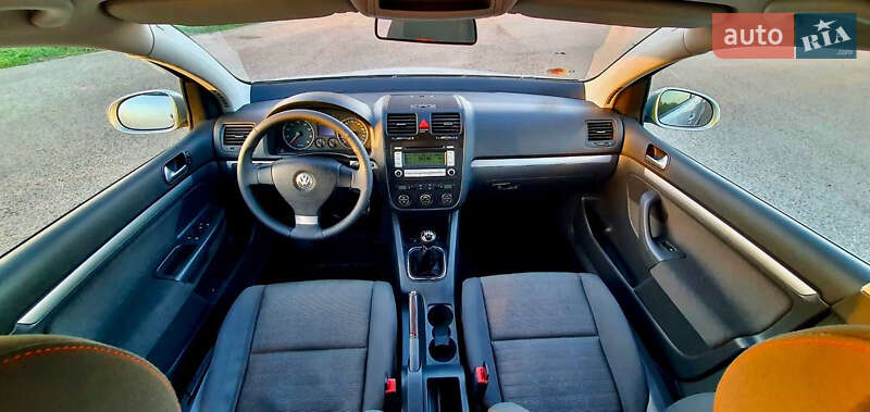 Хэтчбек Volkswagen Golf 2007 в Кропивницком