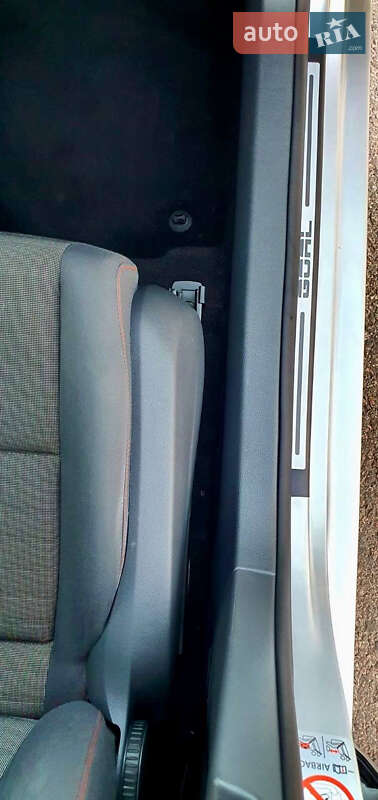 Хэтчбек Volkswagen Golf 2007 в Кропивницком