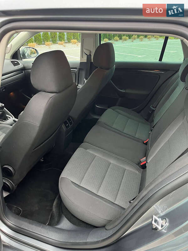 Универсал Volkswagen Golf 2011 в Луцке фото 24 Универсал Volkswagen Golf 2011 в Луцке