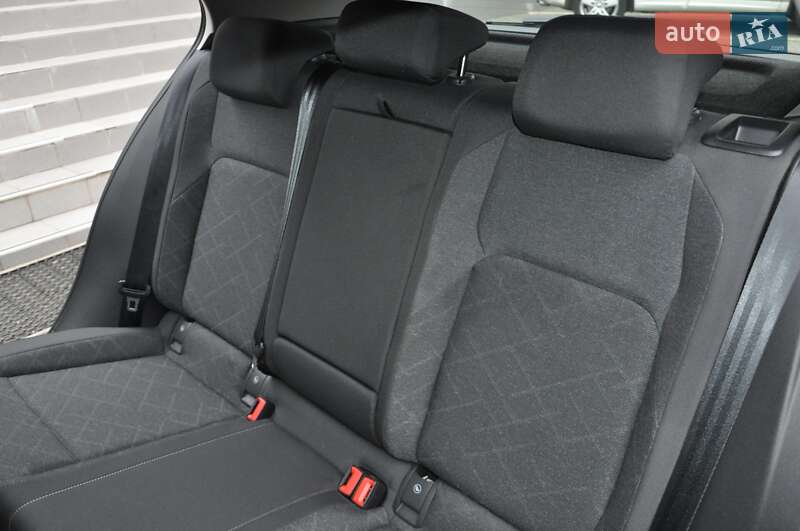 Хетчбек Volkswagen Golf 2022 в Одесі