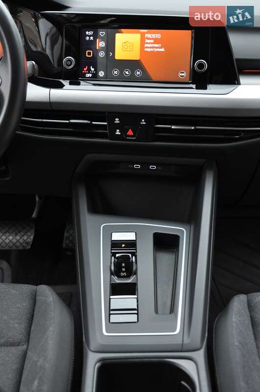 Хетчбек Volkswagen Golf 2022 в Одесі