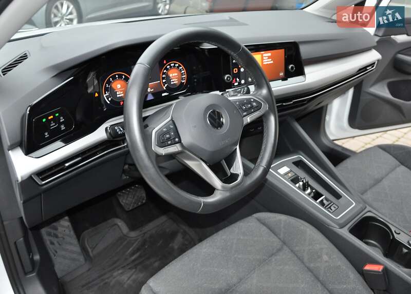 Хетчбек Volkswagen Golf 2022 в Одесі
