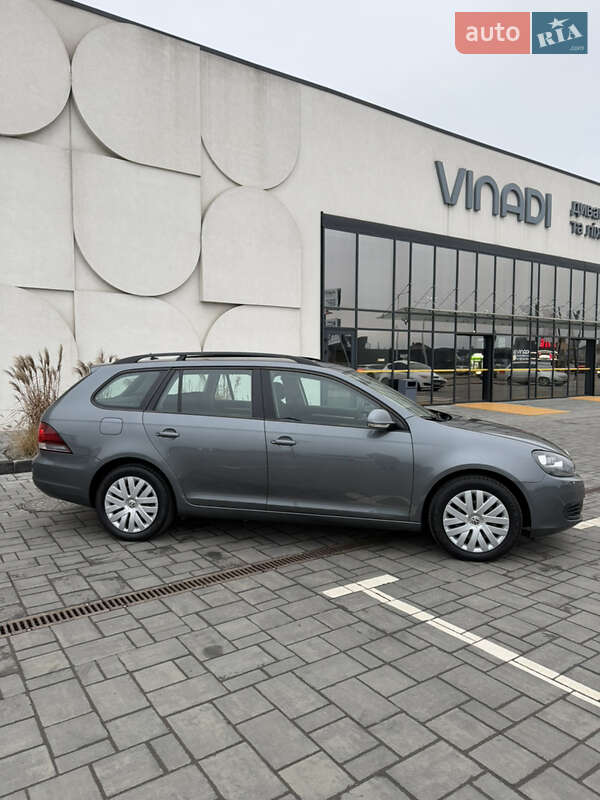 Универсал Volkswagen Golf 2010 в Луцке