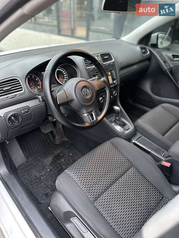 Хетчбек Volkswagen Golf 2011 в Калуші