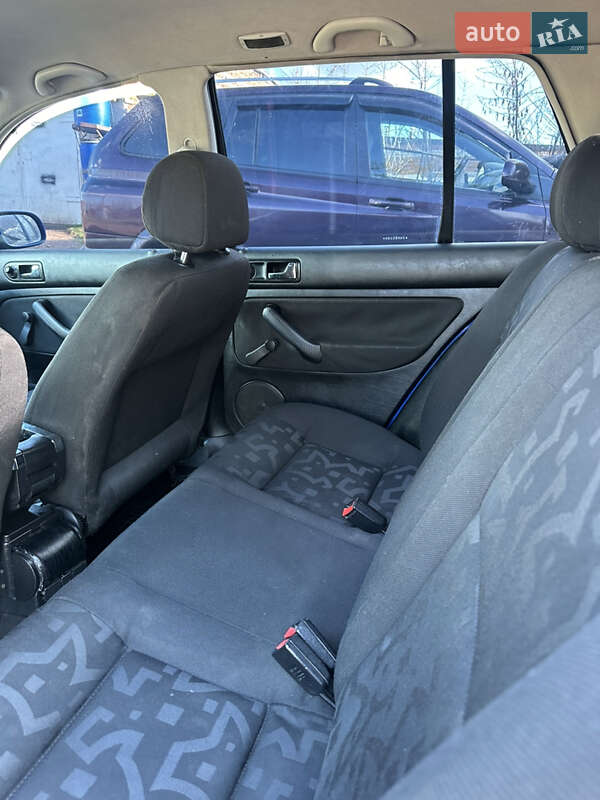 Хэтчбек Volkswagen Golf 1998 в Шептицькому