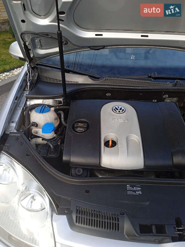 Хетчбек Volkswagen Golf 2005 в Харкові