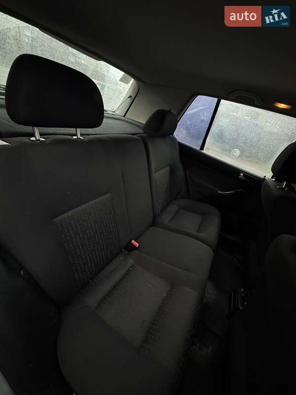 Хетчбек Volkswagen Golf 2004 в Кам'янці