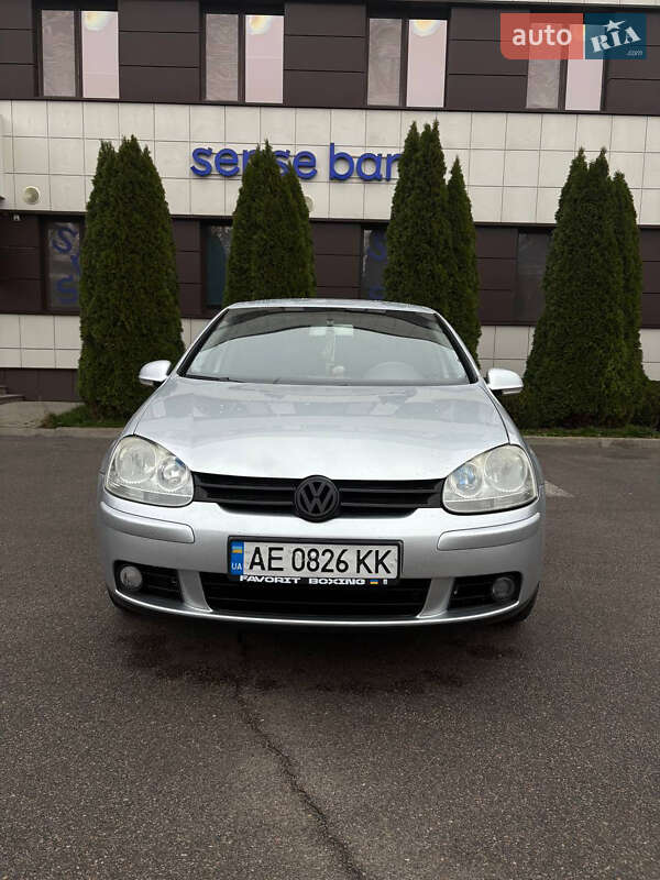 Хэтчбек Volkswagen Golf 2003 в Днепре
