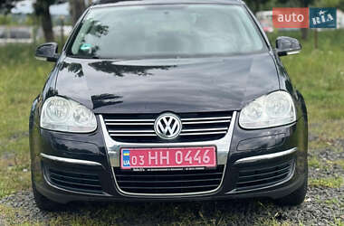 Універсал Volkswagen Golf 2009 в Луцьку
