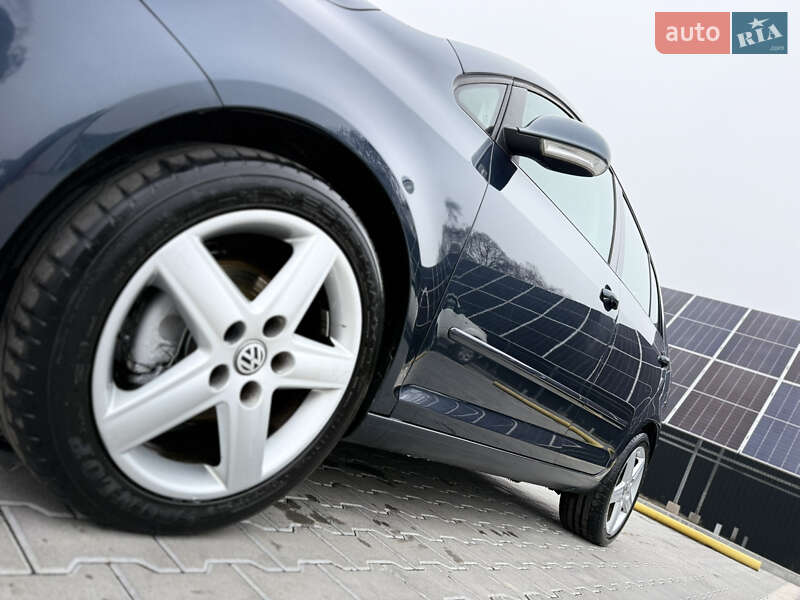 Хэтчбек Volkswagen Golf 2009 в Владимире