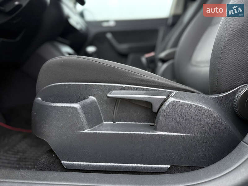 Хэтчбек Volkswagen Golf 2009 в Владимире