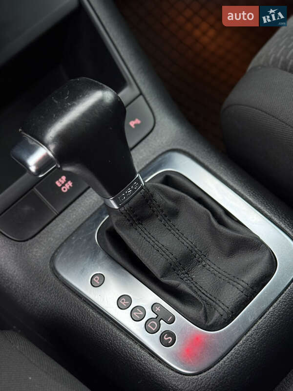 Хэтчбек Volkswagen Golf 2009 в Владимире