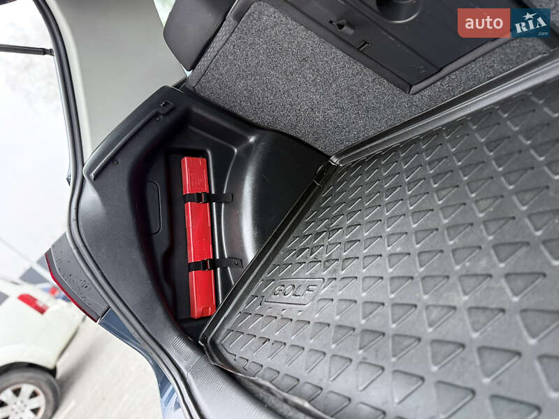 Хэтчбек Volkswagen Golf 2009 в Владимире