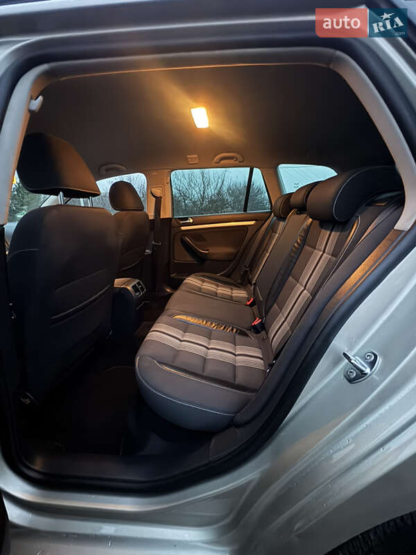 Универсал Volkswagen Golf 2012 в Черкассах