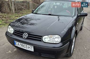 Хэтчбек Volkswagen Golf 2001 в Смеле
