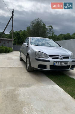 Хэтчбек Volkswagen Golf 2004 в Ивано-Франковске