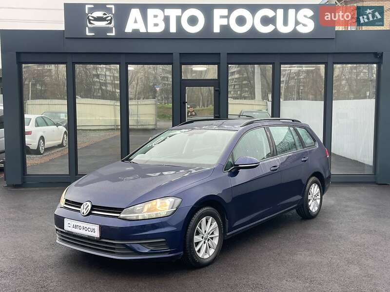 Універсал Volkswagen Golf 2017 в Києві